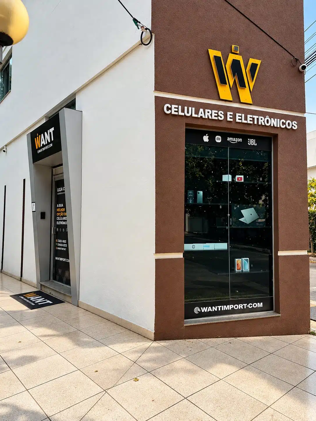 WANT IMPORT - Loja de celulares e eletrônicos Fachada da loja física da WANT IMPORT na Av. Rio Doce, 1311, Ilha dos Araújos, em Governador Valadares (MG)